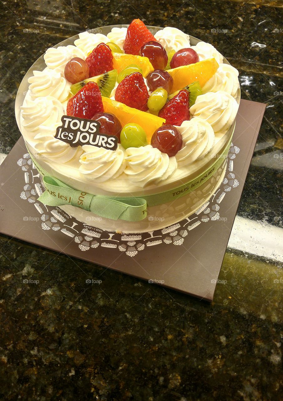 fancy bakery cake