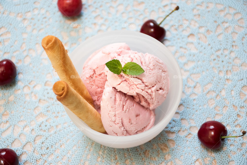 Cherry berry ice cream 