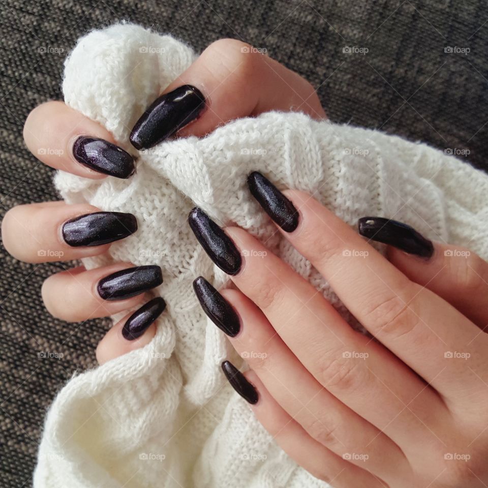 Shiny nails