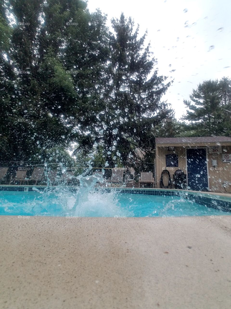 pool splash