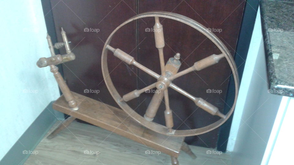 Spinning Wheel. Antique spinning wheel.