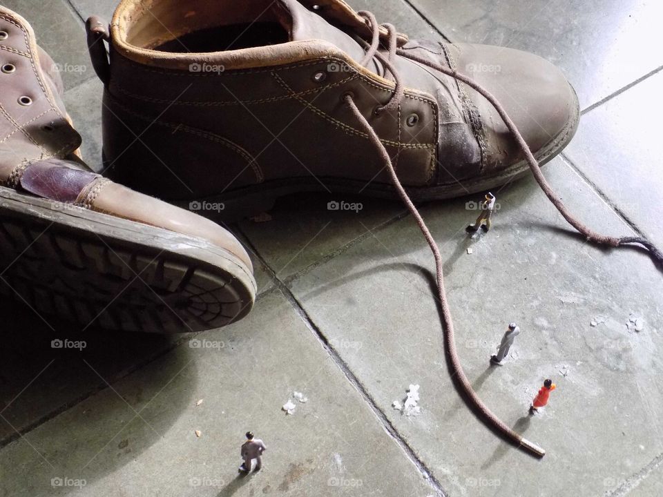 Lilliput world, giant lord's shoes