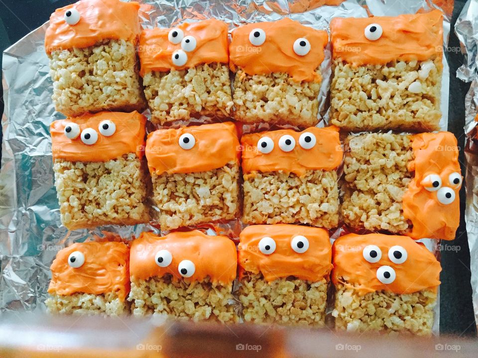 Halloween  rice crispy monsters 