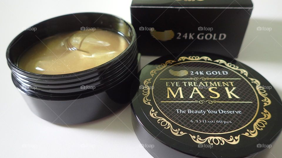 Beauty product I love Gold Eye Treatment Masks open product golden eye masks visible