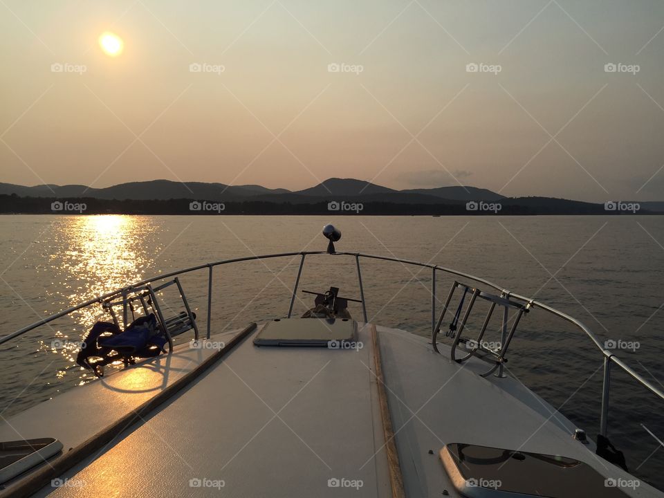 Sonset. Family boating