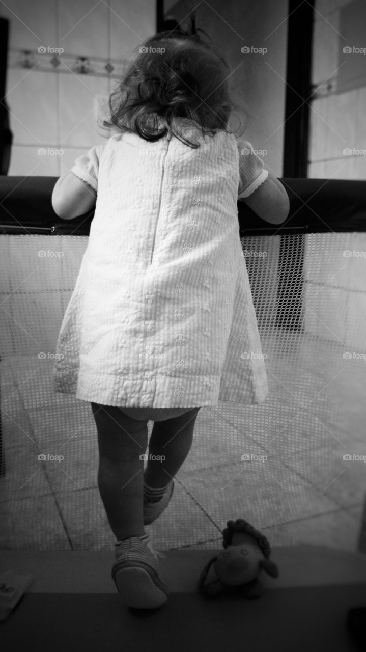 baby no cercado - child in the enclosure