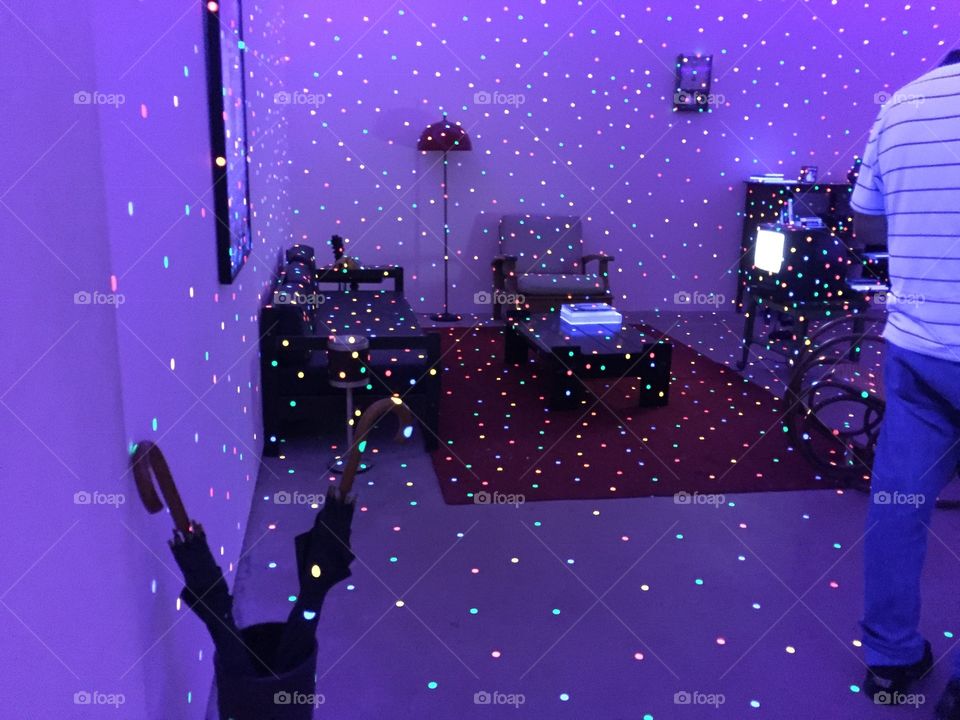 Sala com Luz de Neon