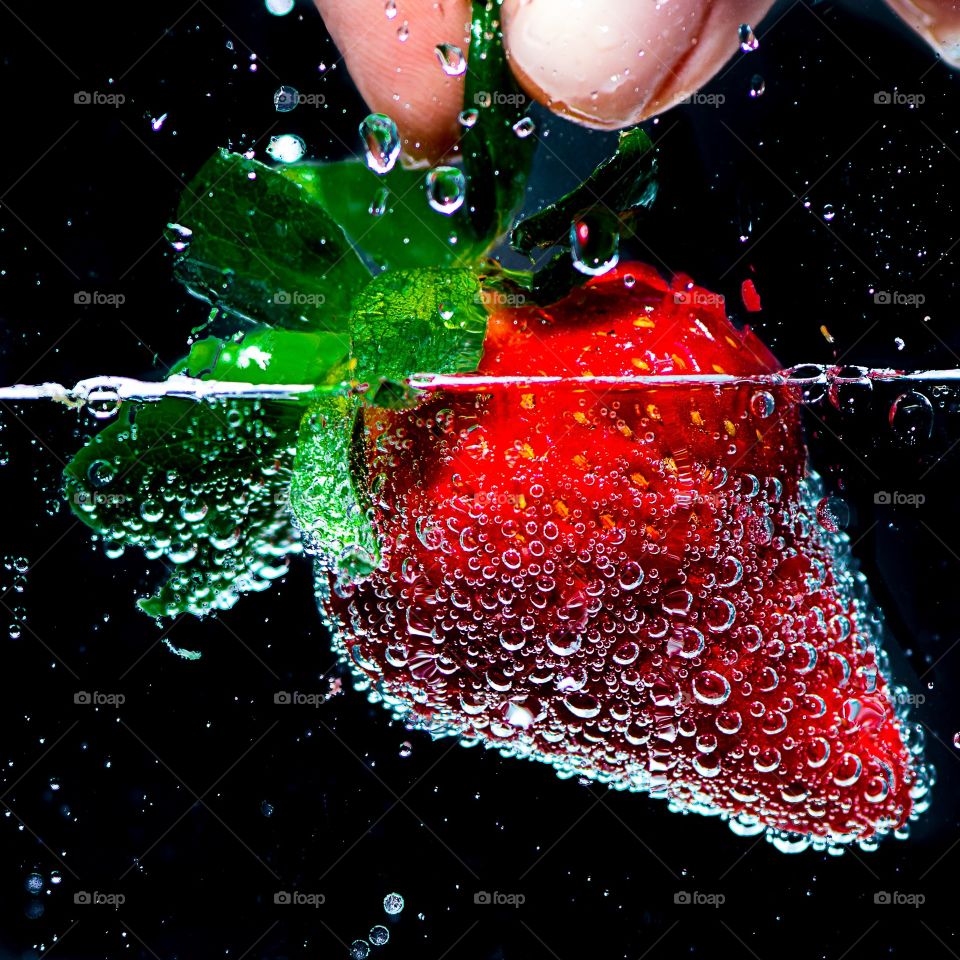 Fizzy water with fruits, strawberry 