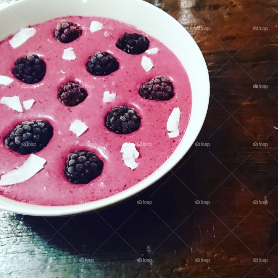 pink smoothie bowl