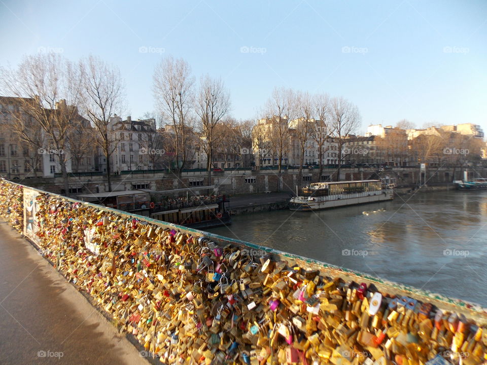 Love lockers Paris