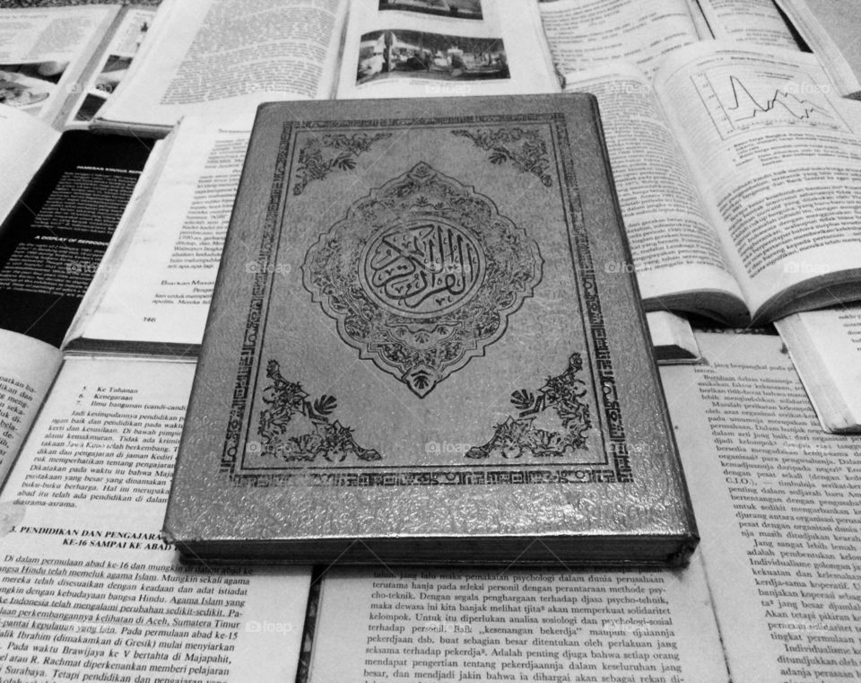 Al Quran islamic book