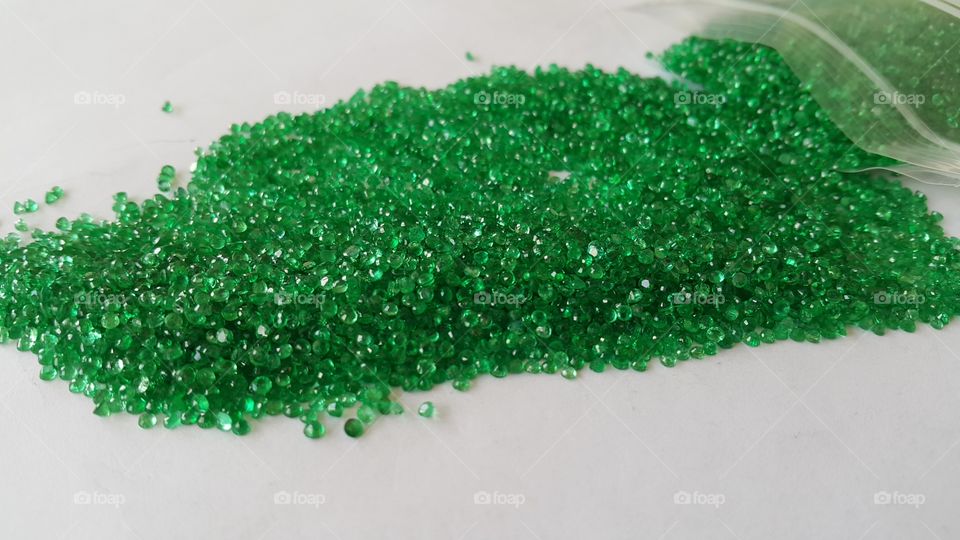 small caribes size Emerald