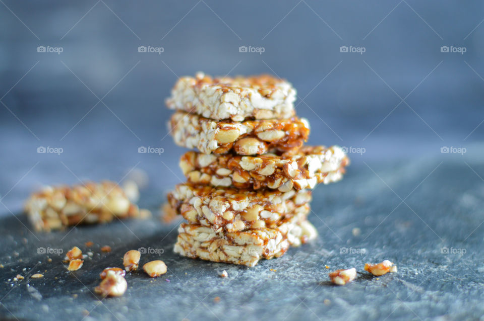 Chikki/ peanut bar is a traditional Indian sweet candy made with jaggery and peanuts. Crunchy, brittle and yummy peanut bar is kids friendly n adults enjoy it too