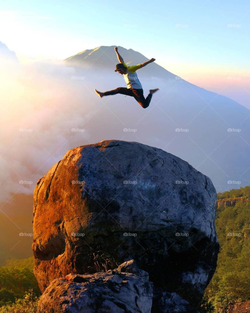 Jumped for joy because it had reached the top of the rock.
.
Rock Maluku
.
Indonesia