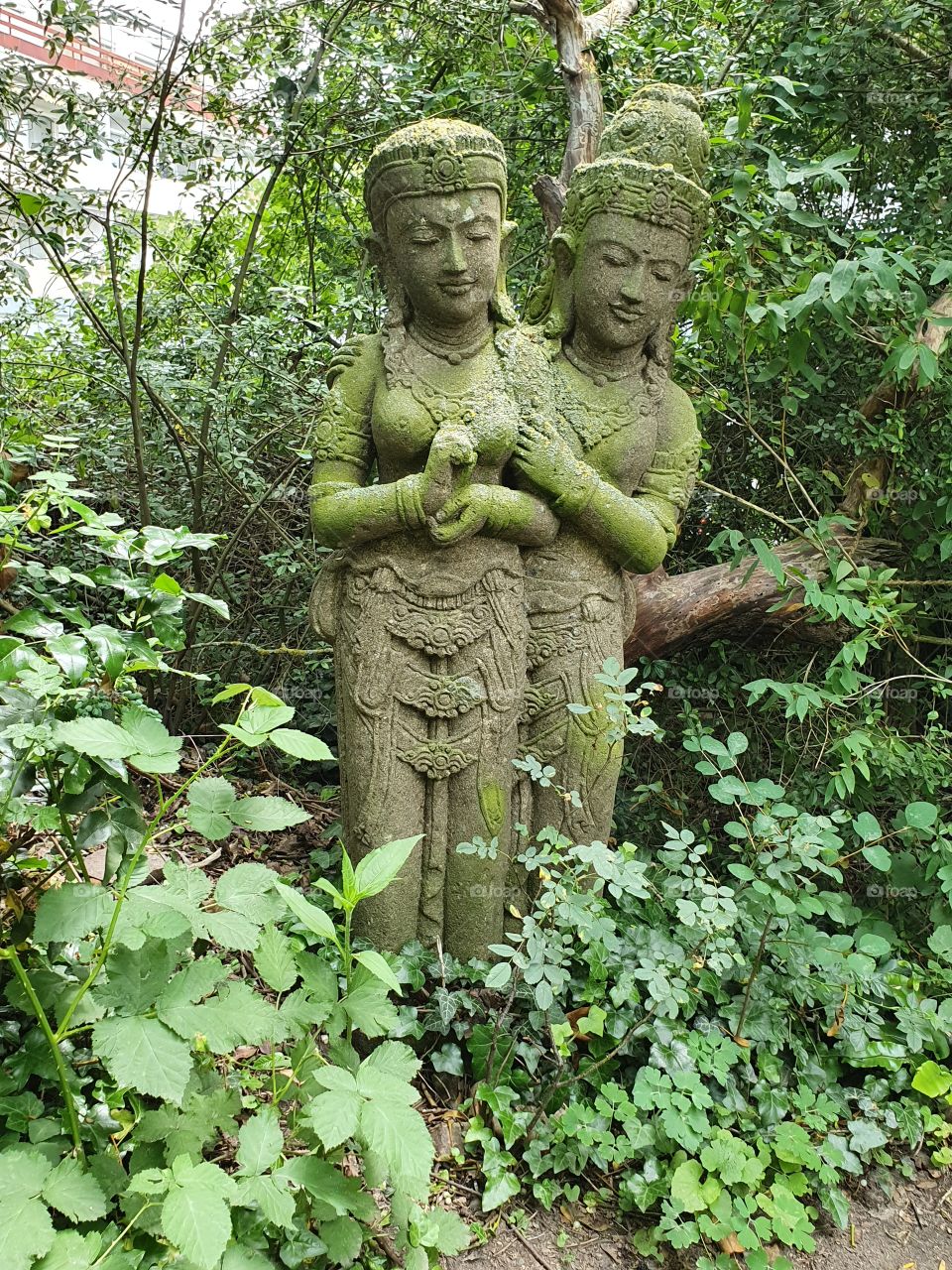 goddesses in the gardrn of eden