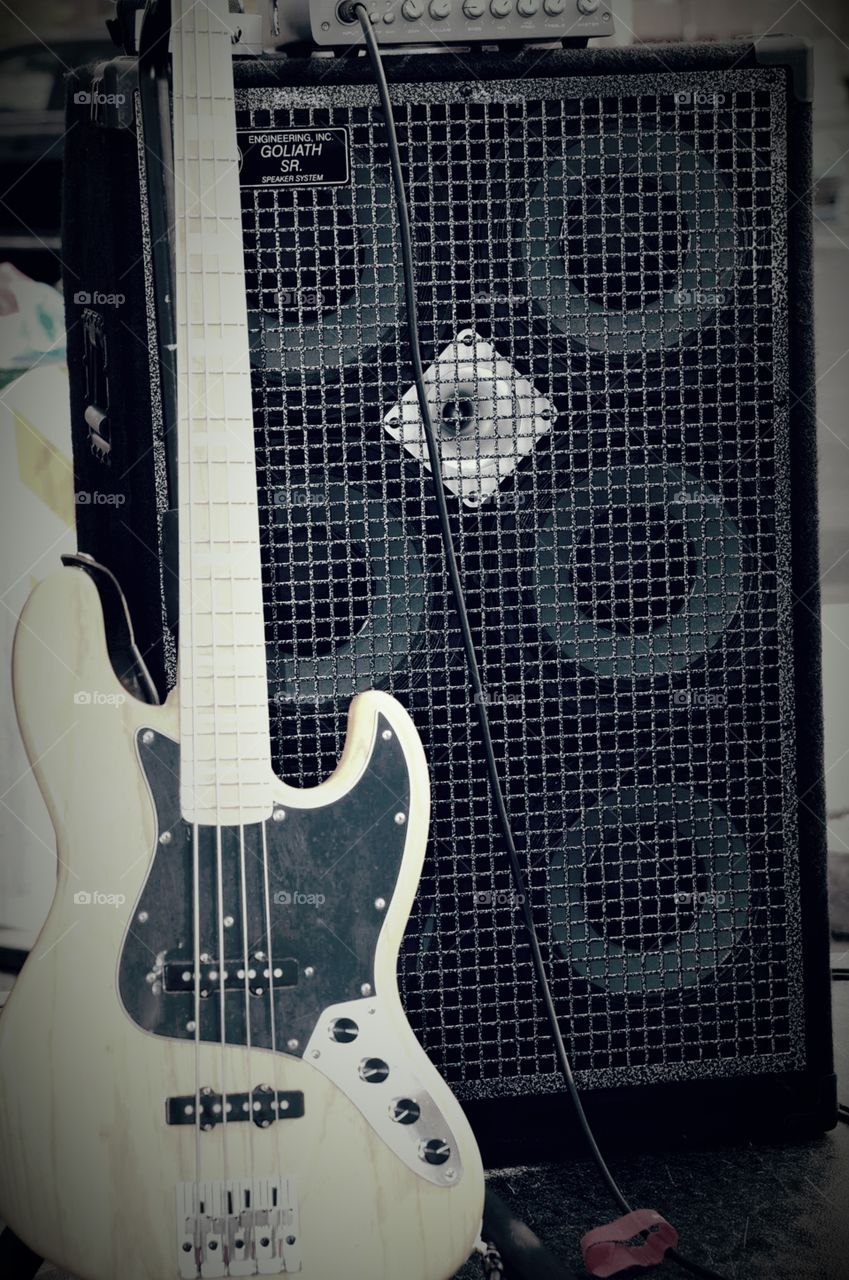 bass amp and bass guitat