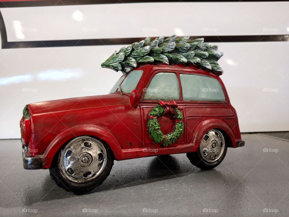 voiture et sapin