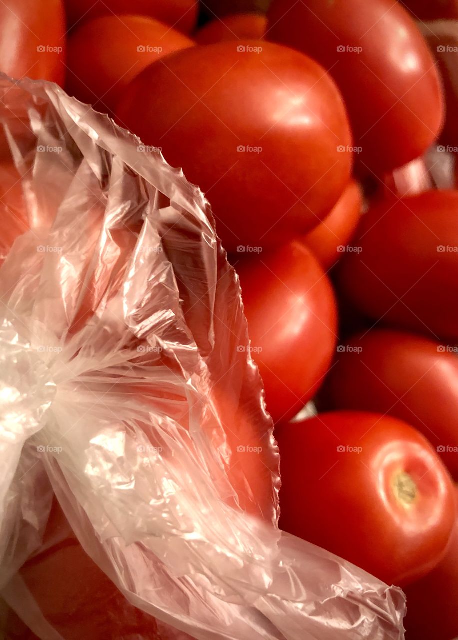 Delicious red ripe tomatoes! 😊