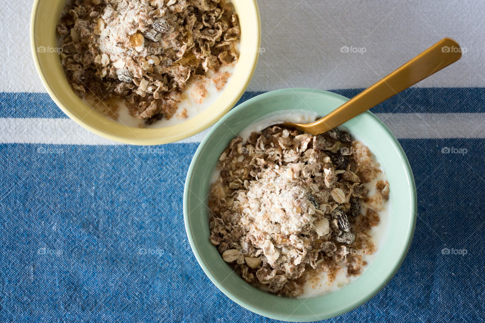 Homemade honey yogurt cereal 