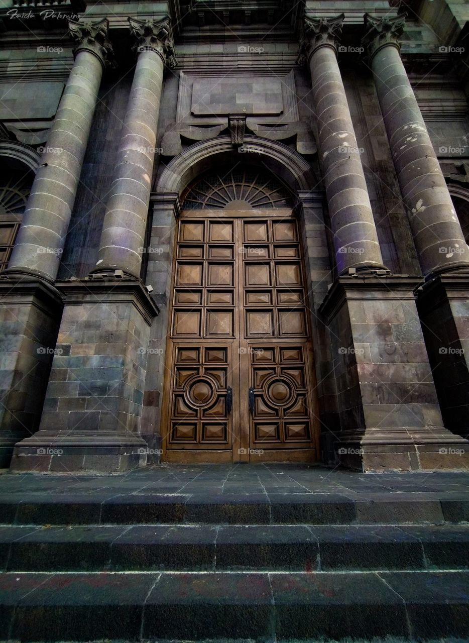 puerta iglesia de San José