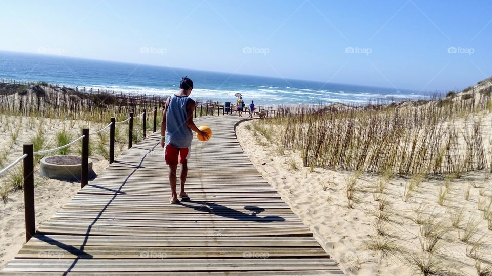 The art of starting a fantastic day at the beach! Praia do Malhão, Alentejo, Portugal