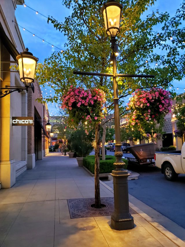 shopping street