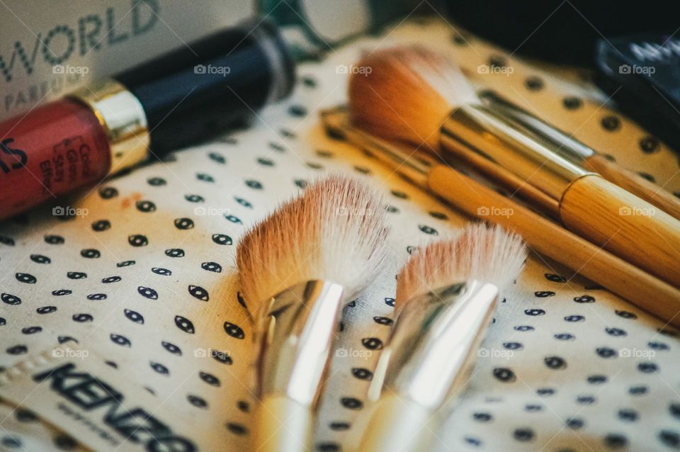 Cosmetics brushes