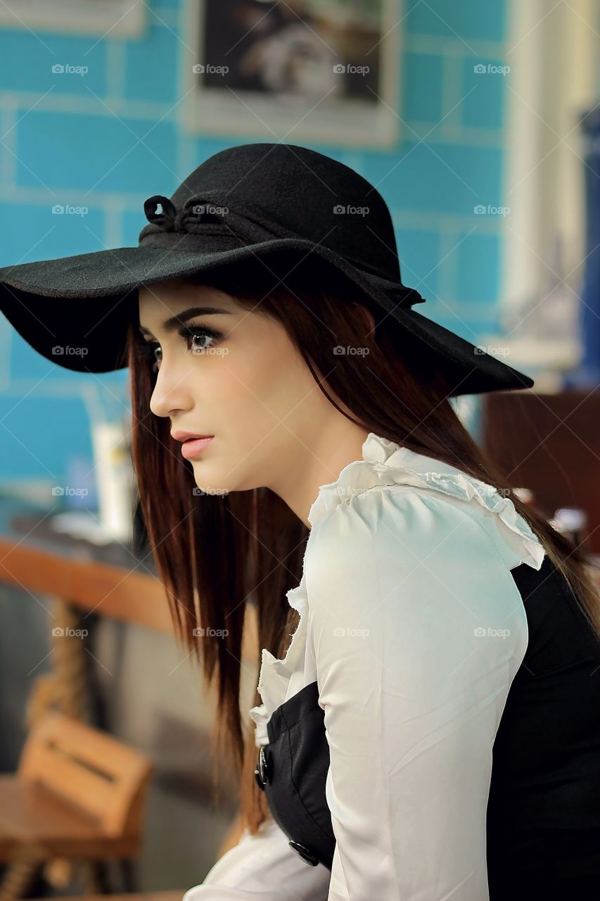 :: My Hat is Round ::