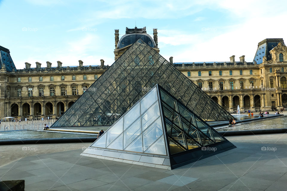 Les pyramides du Louvre