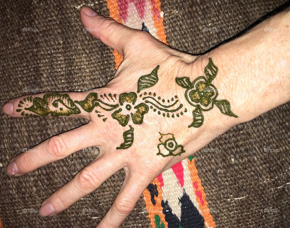 Hands of henna