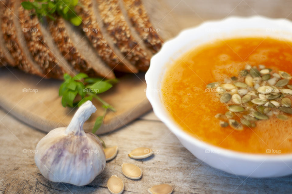 Pumpkin soup with bread 