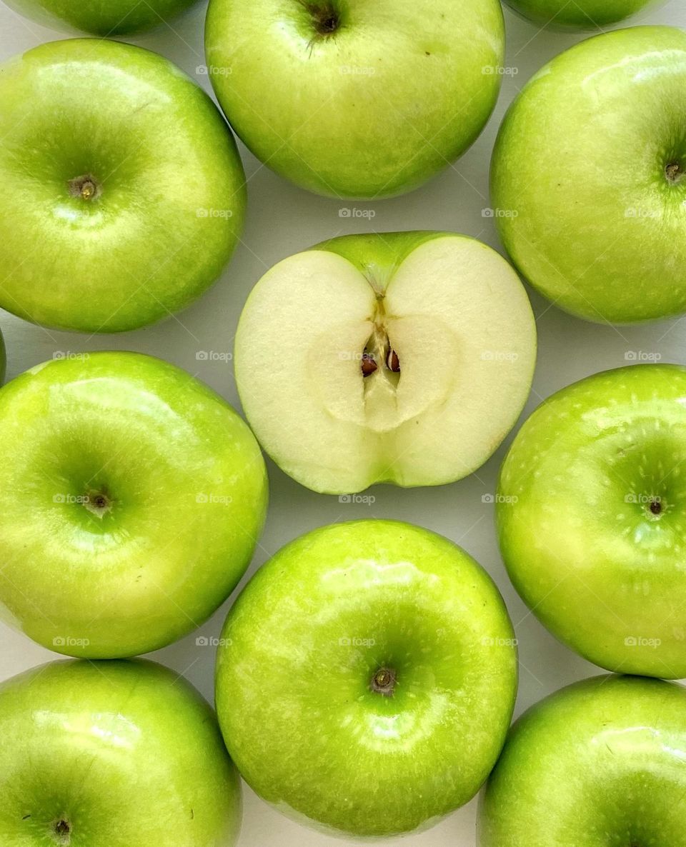 Granny Smith apples round circles geometry