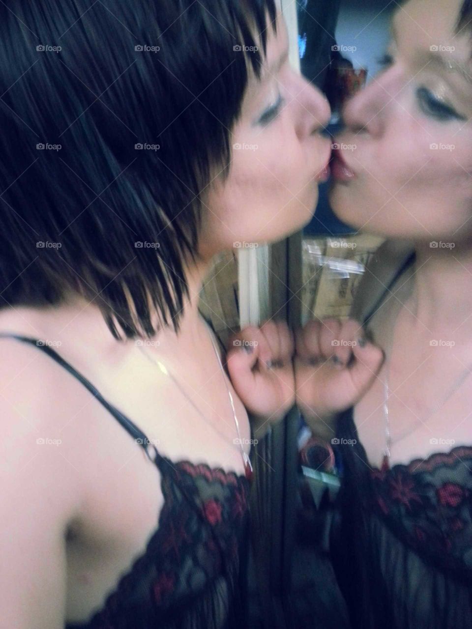 myself kissinh my self in the mirror