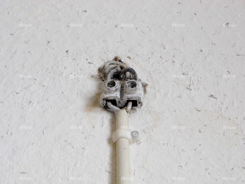 old wire and wall beware