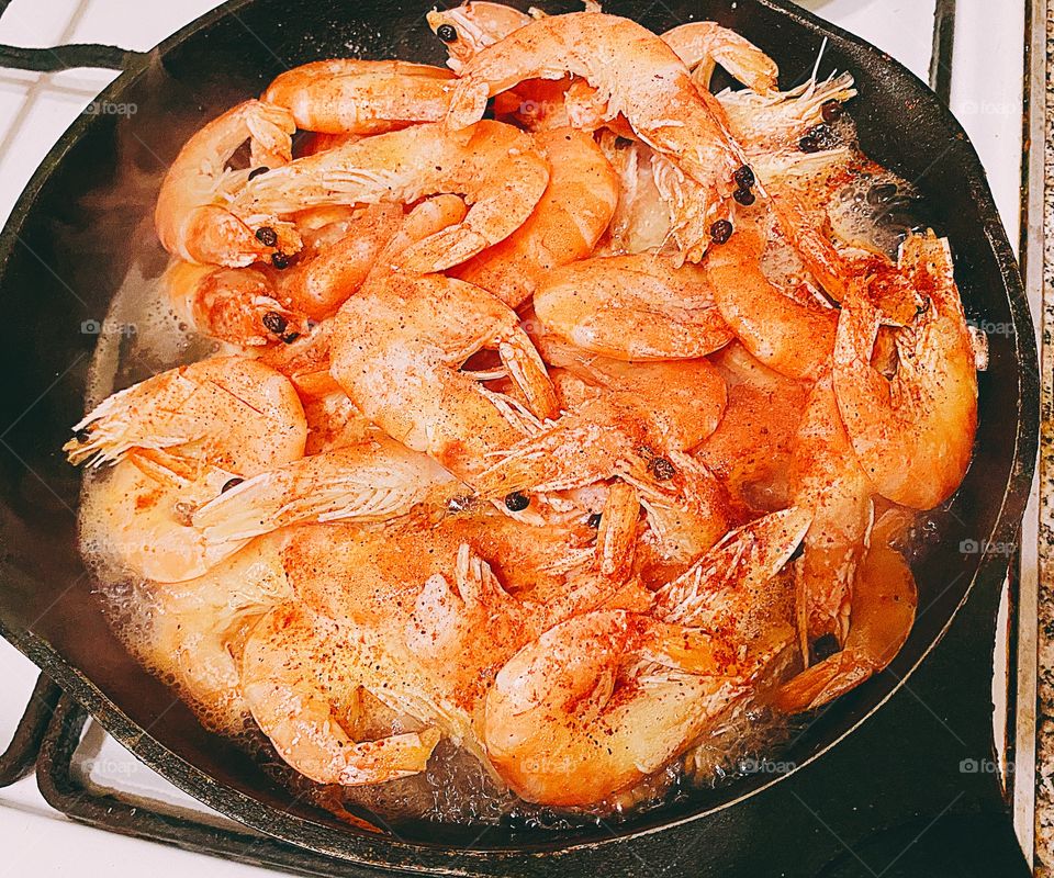 Cooking sea food shrimps