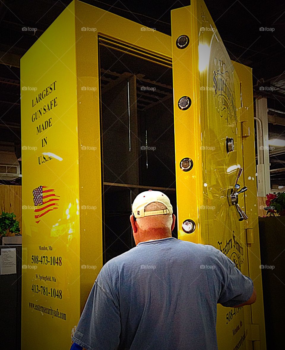 Yellow gun safe. Now that's one big and yellow safe! Yellow mission