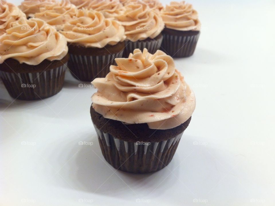 Chocolate strawberry cupcakes 