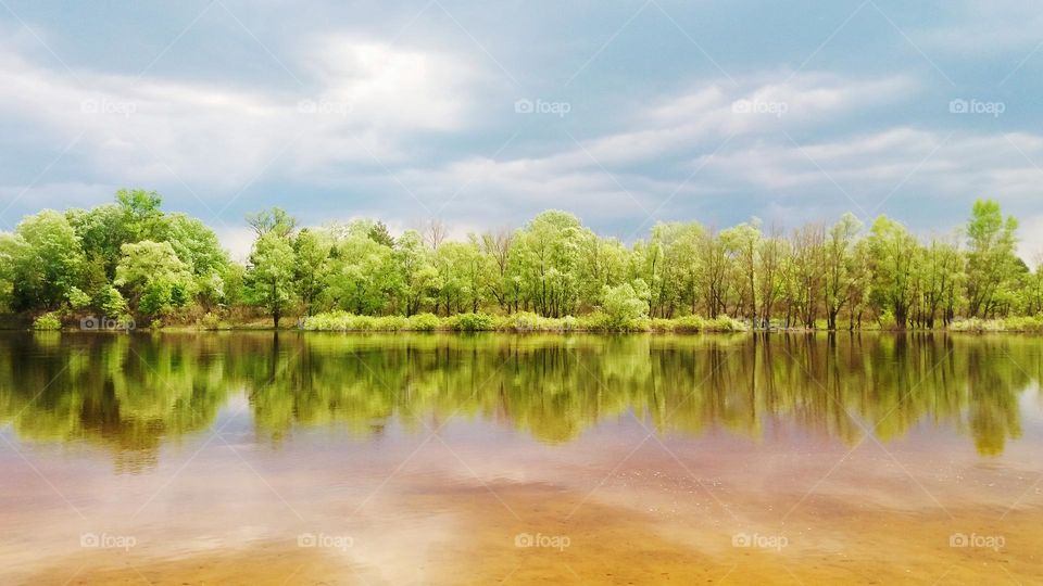 Before the spring rain 