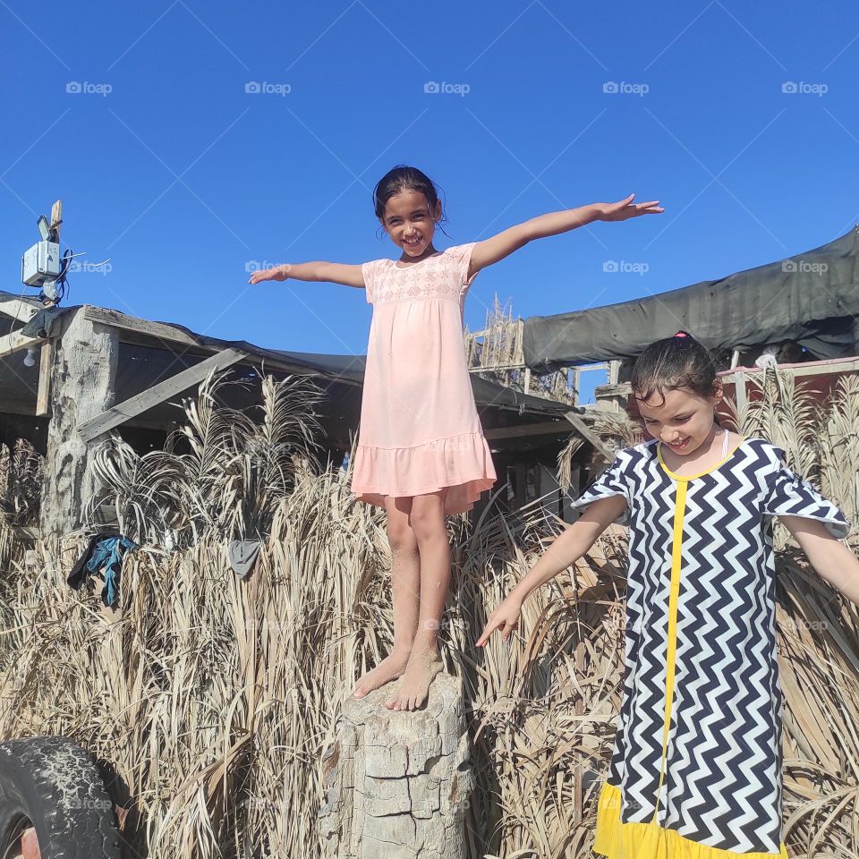 Moments of happiness will not always be repeated, let us live the happiest moments