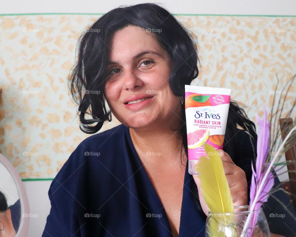 St.ives- radiant skin,  pink lemon and mandarine orange scrub