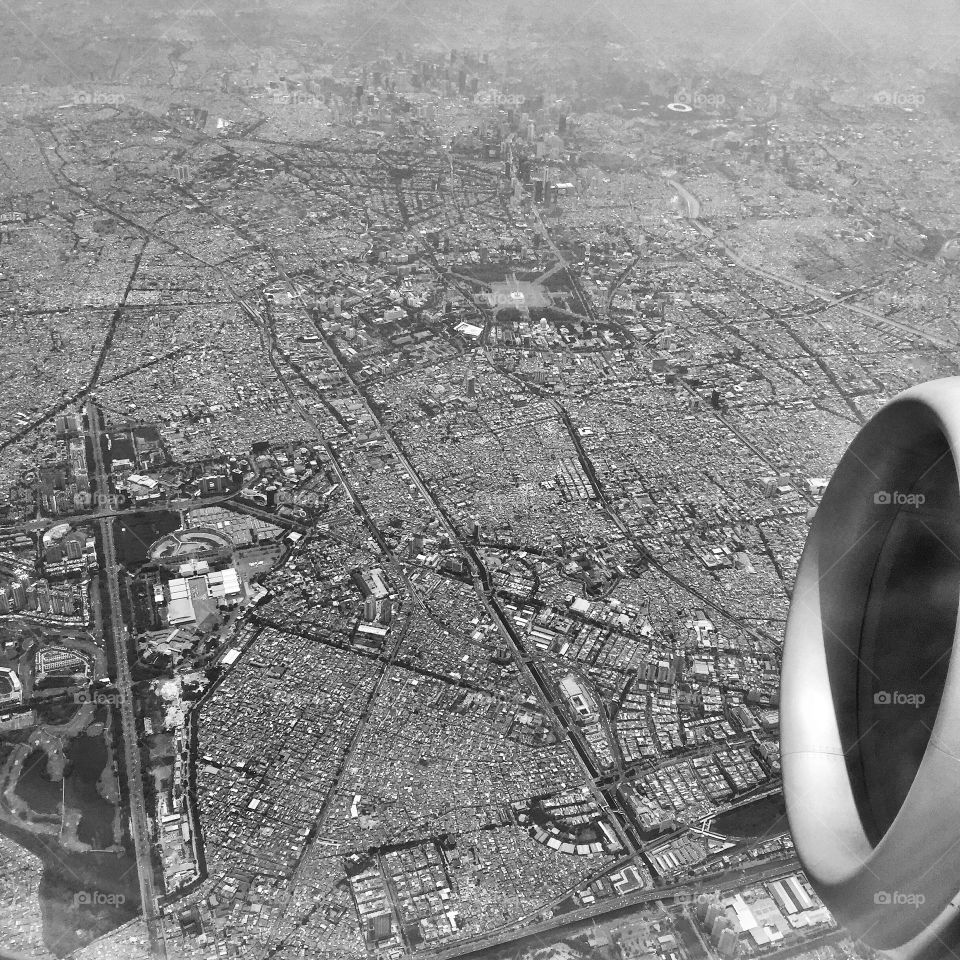 the atmosphere of the city of Jakarta when the aircraft maneuvered after take off