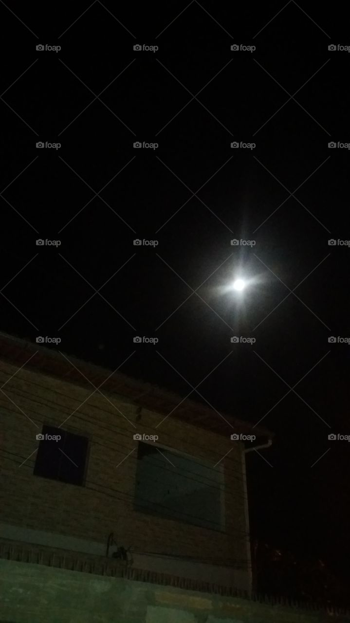 Outuno chegou com esta Lua linda!