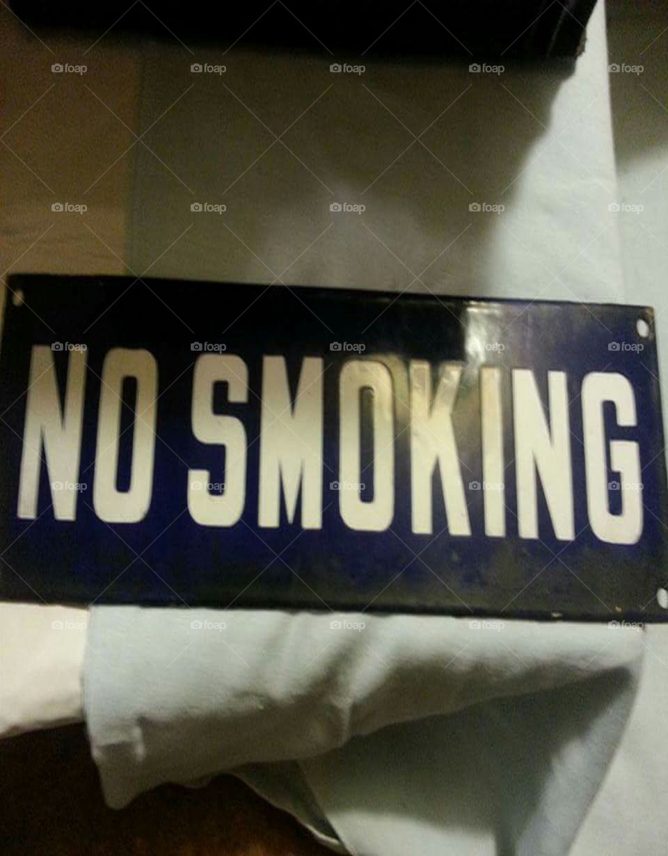 sign no smoking