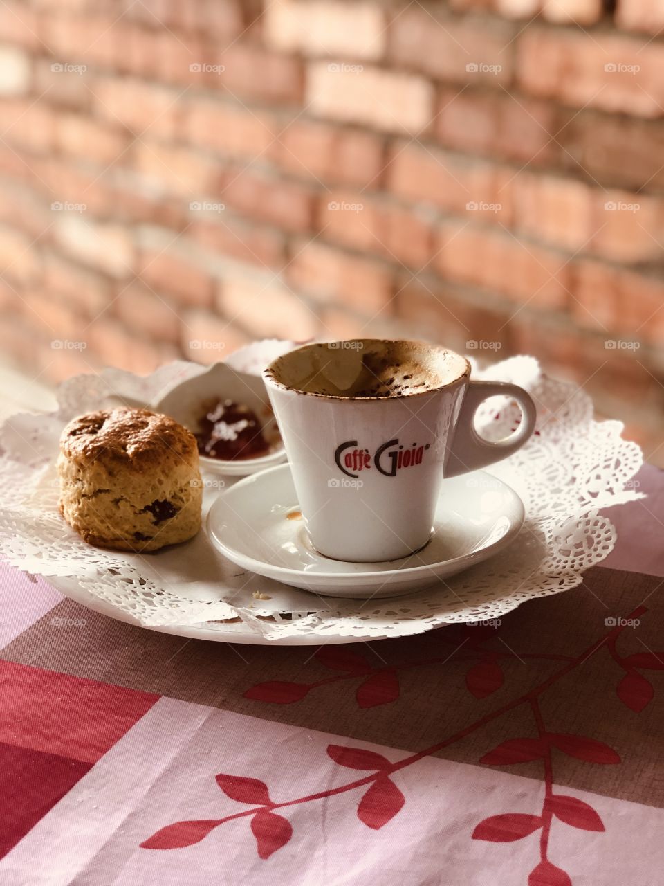 Red bricks coffee time 