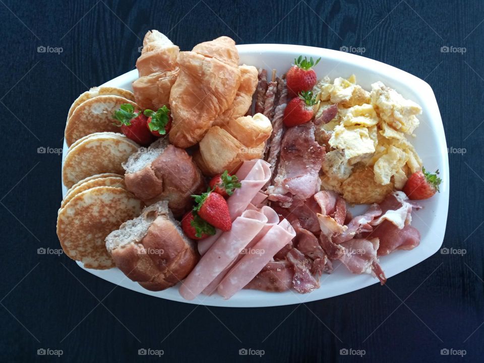 Breakfast is served 😋