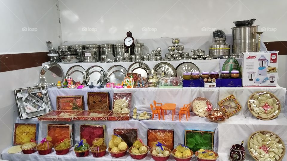 In the “Rukhwat” generally one sees — handmade crafts, photo frames, exotic planters, paintings, table mats, vases, candle stands, diyas, embroidered cushions, crochet work, jewelry box, glass and fabric painting, etc.
