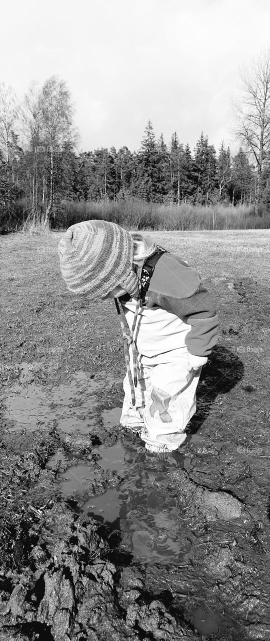 Child enjoying early spring