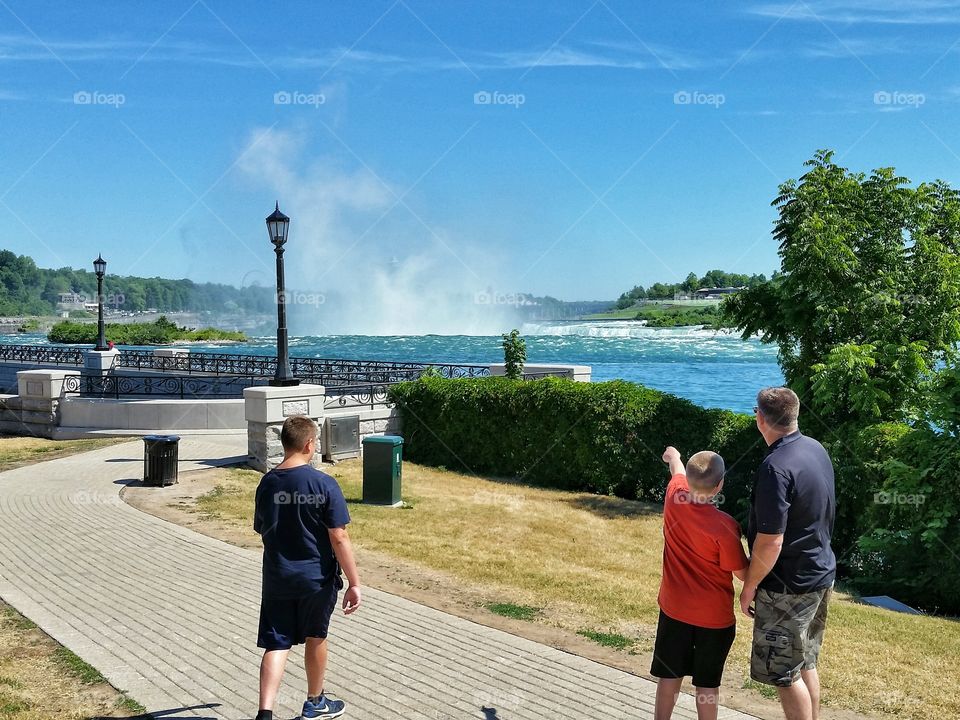 Walkway along the Niagara Falls.