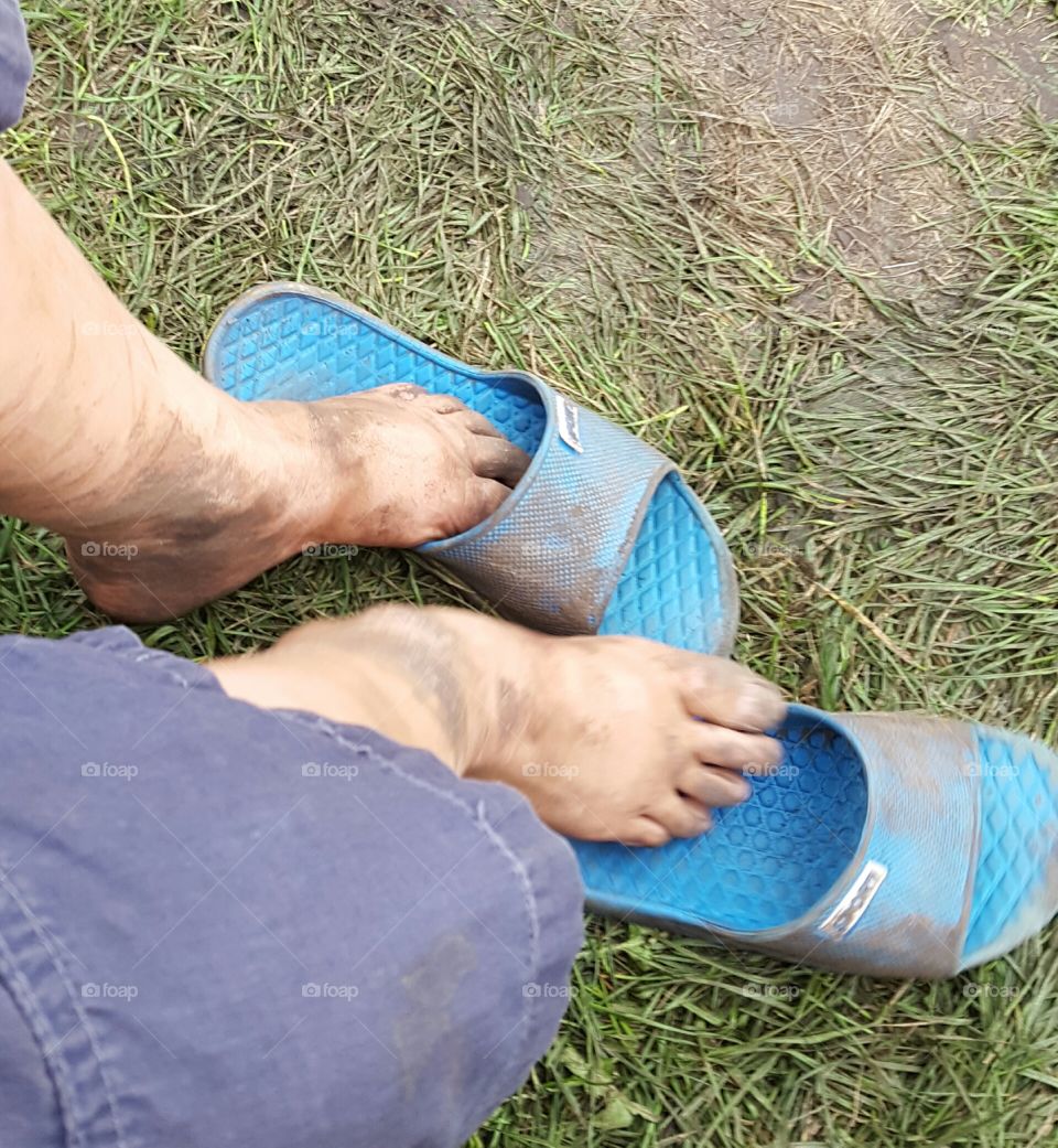 dirty little feet