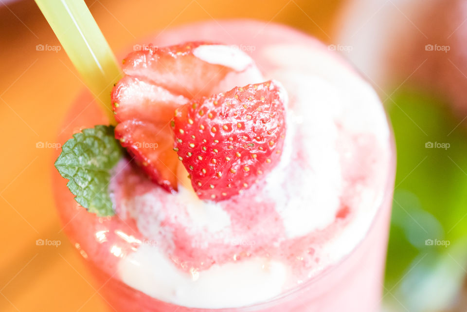 Strawberry yogurt smoothie